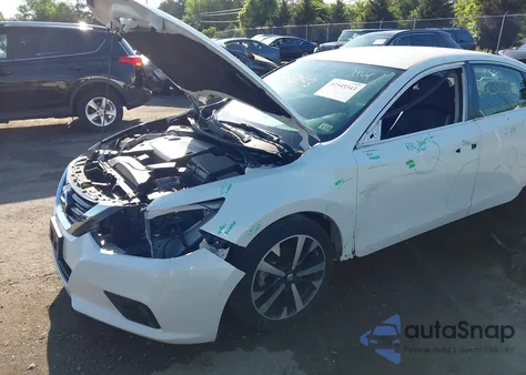 2018 Nissan Altima 2.5 Sr из США, поврежденный, VIN 1N4AL3AP1JC140640